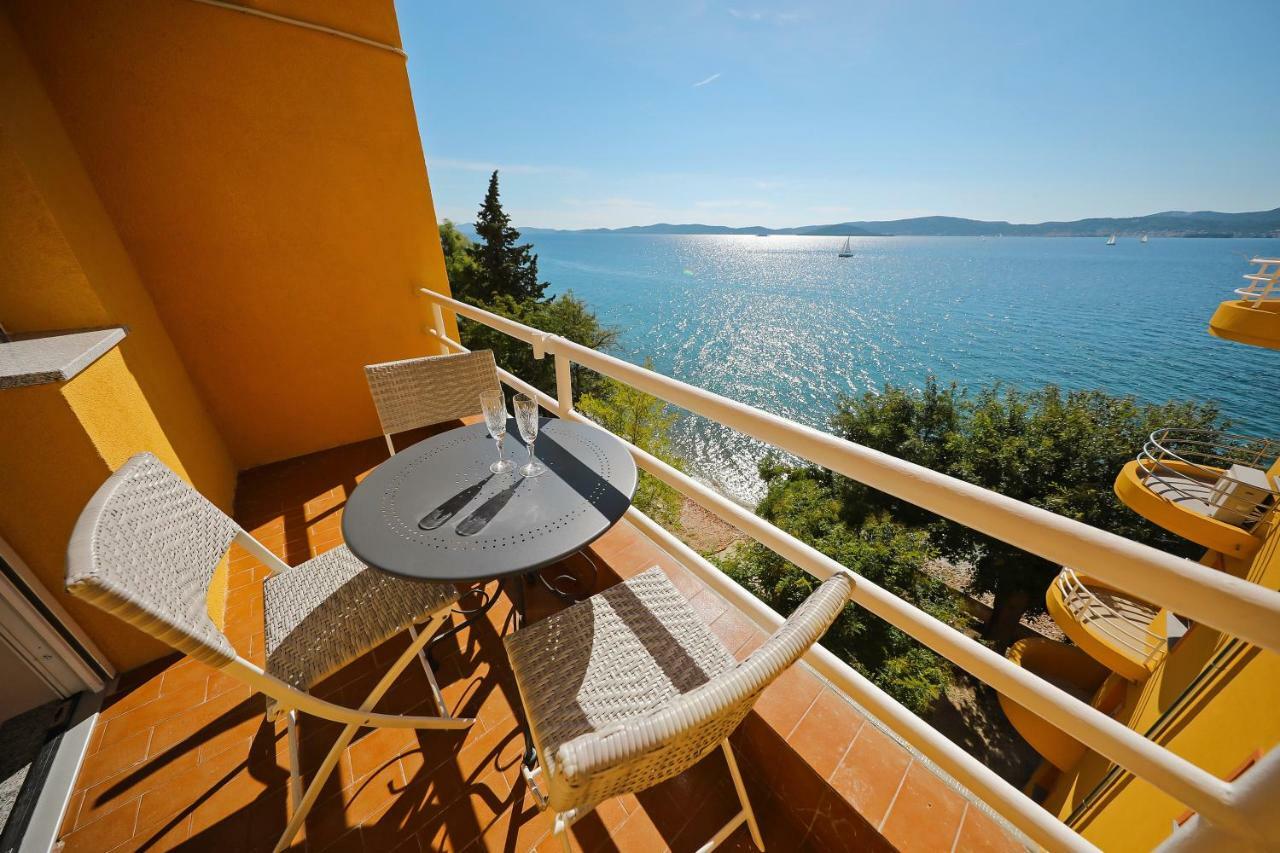 Caisa Classic Beachfront Apartment Zadar Exterior foto